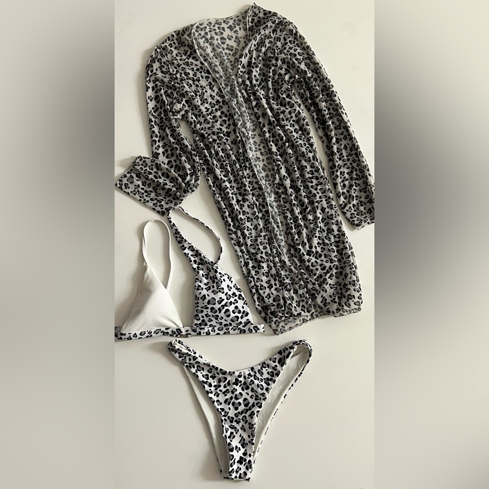 NWOT 3 Piece Leopard Print Bikini Set & Coverup